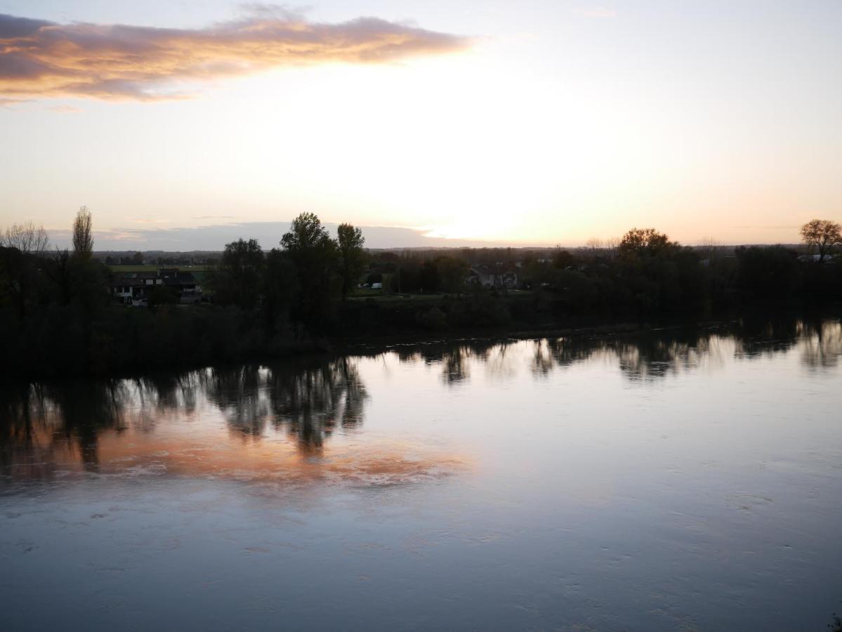 Restaurant Cote Garonne Le Balcon Des Dames - Fauillet Marmande - Vue Panoramique Bord De Garonne Climatisees Hotel Tonneins