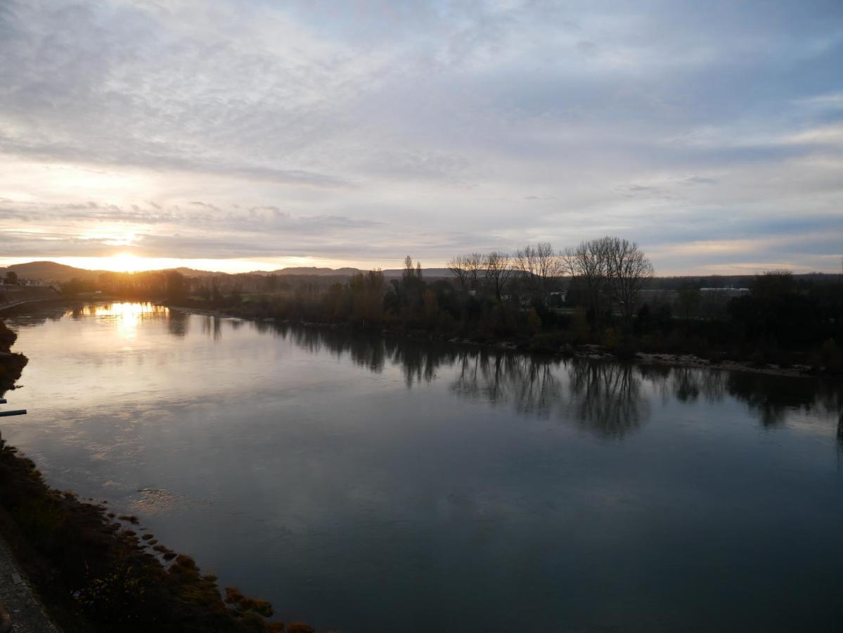 Hotel Cote Garonne Le Balcon Des Dames -Hotel Et Restaurant- Tonneins Fauillet Marmande - Vue Panoramique Bord De Garonne Chambres Climatisees 3*