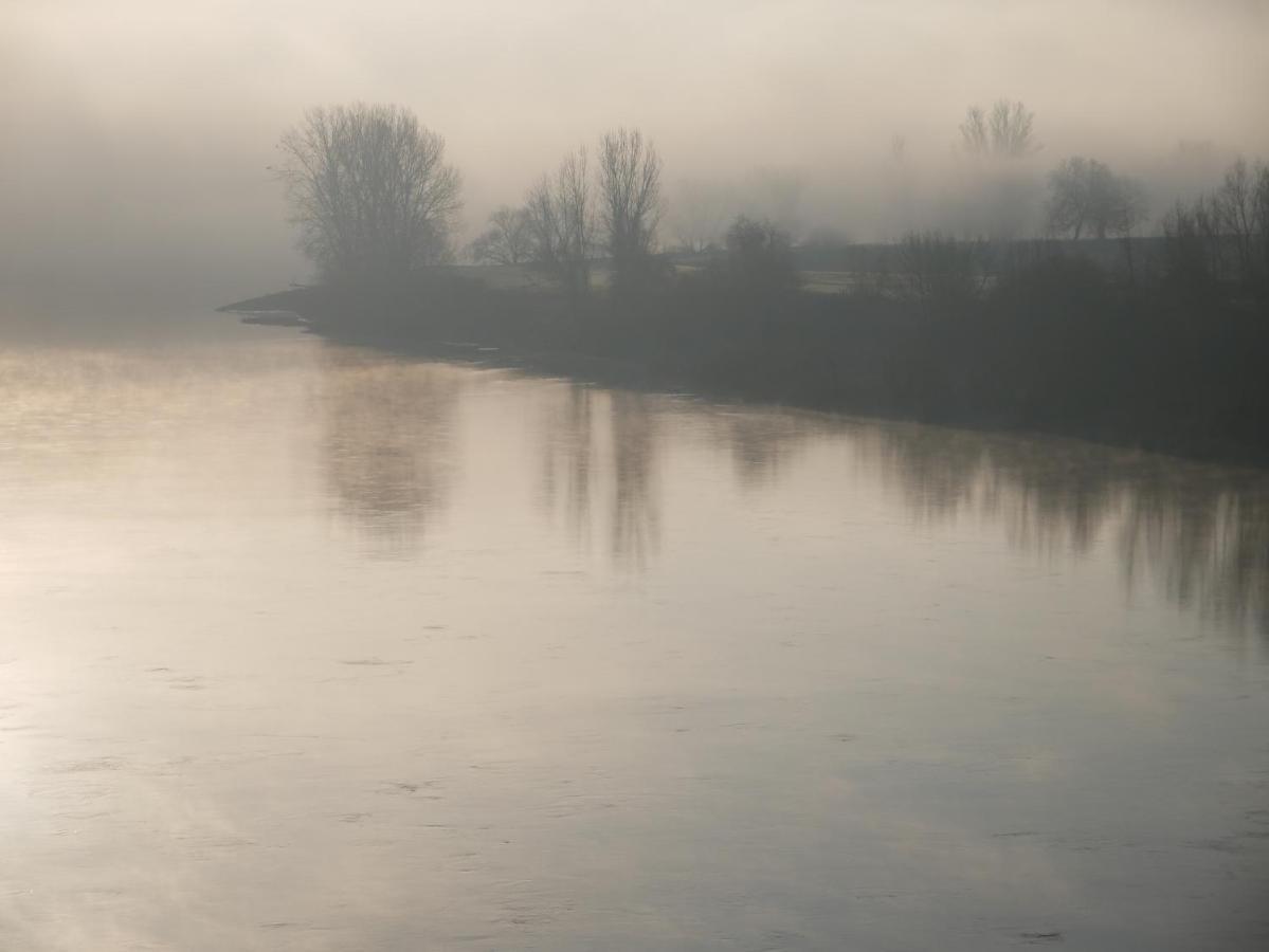 Restaurant Cote Garonne Le Balcon Des Dames - Fauillet Marmande - Vue Panoramique Bord De Garonne Climatisees Hotel 3*