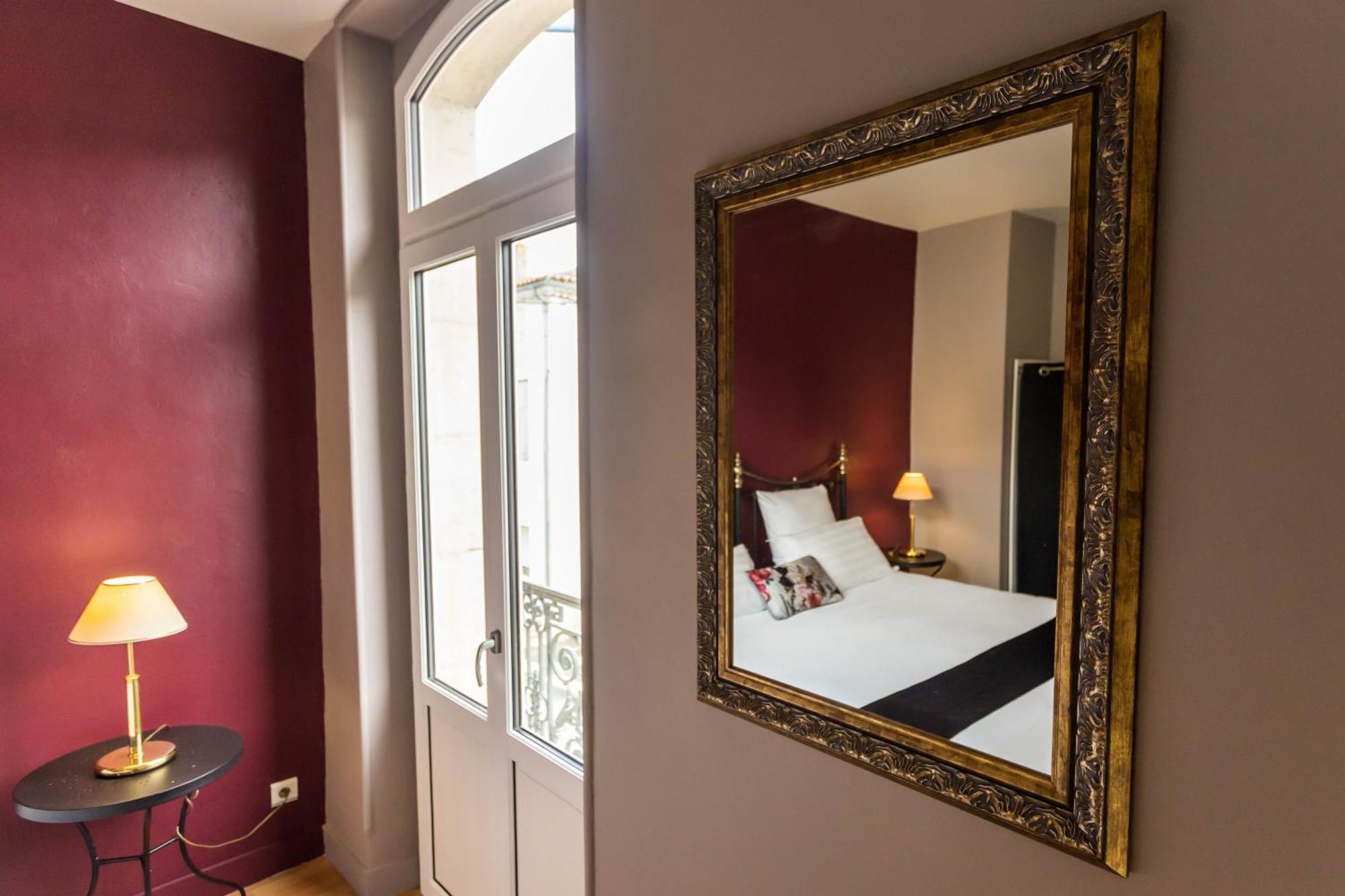 Hotel Cote Garonne Le Balcon Des Dames -Hotel Et Restaurant- Tonneins Fauillet Marmande - Vue Panoramique Bord De Garonne Chambres Climatisees Tonneins
