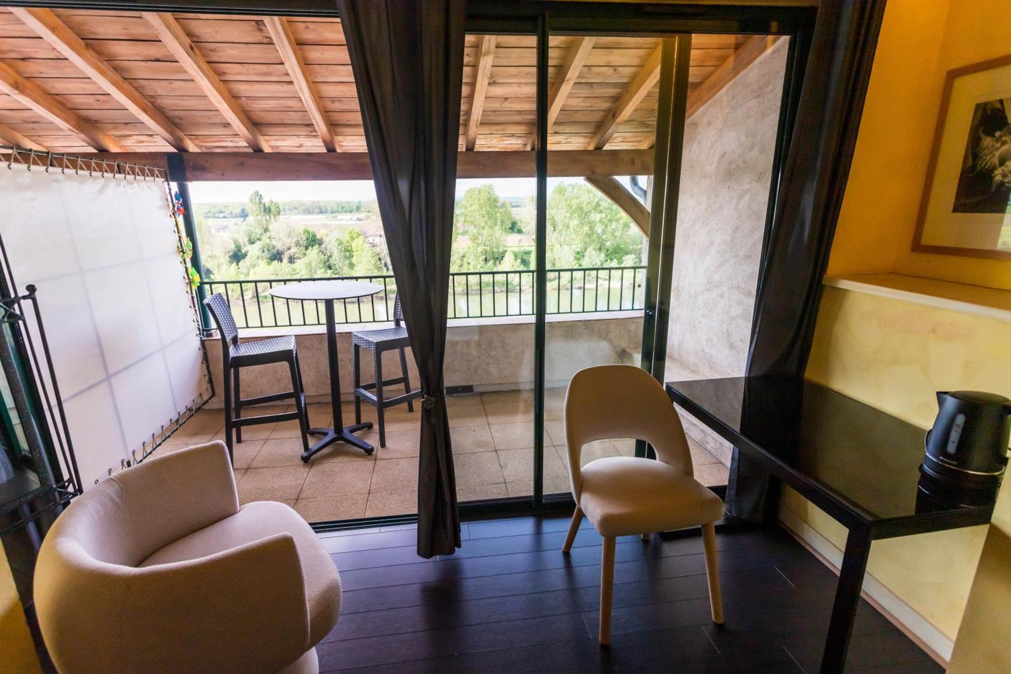 Hotel Cote Garonne Le Balcon Des Dames -Hotel Et Restaurant- Tonneins Fauillet Marmande - Vue Panoramique Bord De Garonne Chambres Climatisees 3*