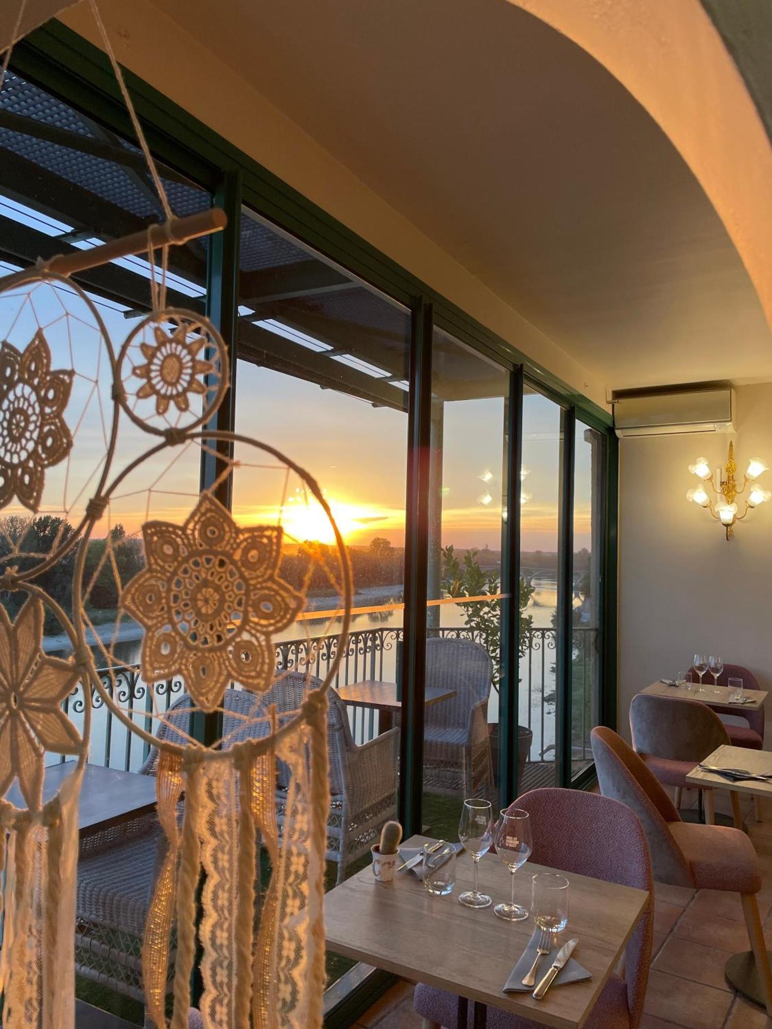 Restaurant Cote Garonne Le Balcon Des Dames - Fauillet Marmande - Vue Panoramique Bord De Garonne Climatisees Hotel 3*